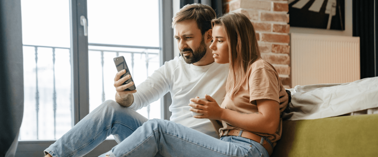 A couple looking how to get a home mortgage loan with bad credit.