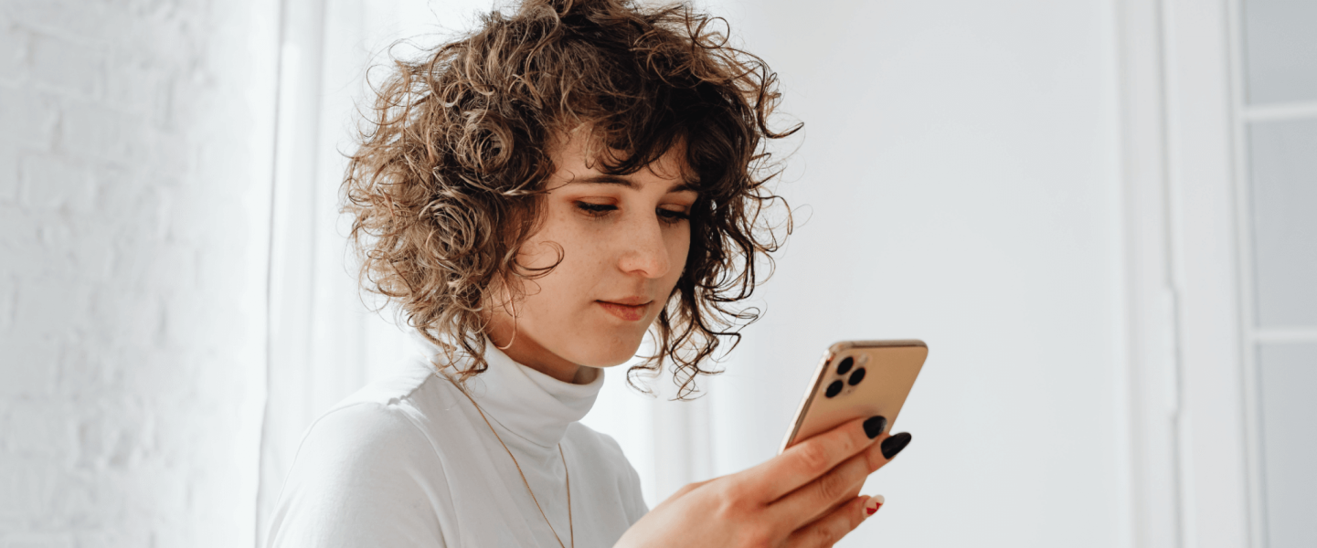 A woman trying to learn more about her 545 credit score