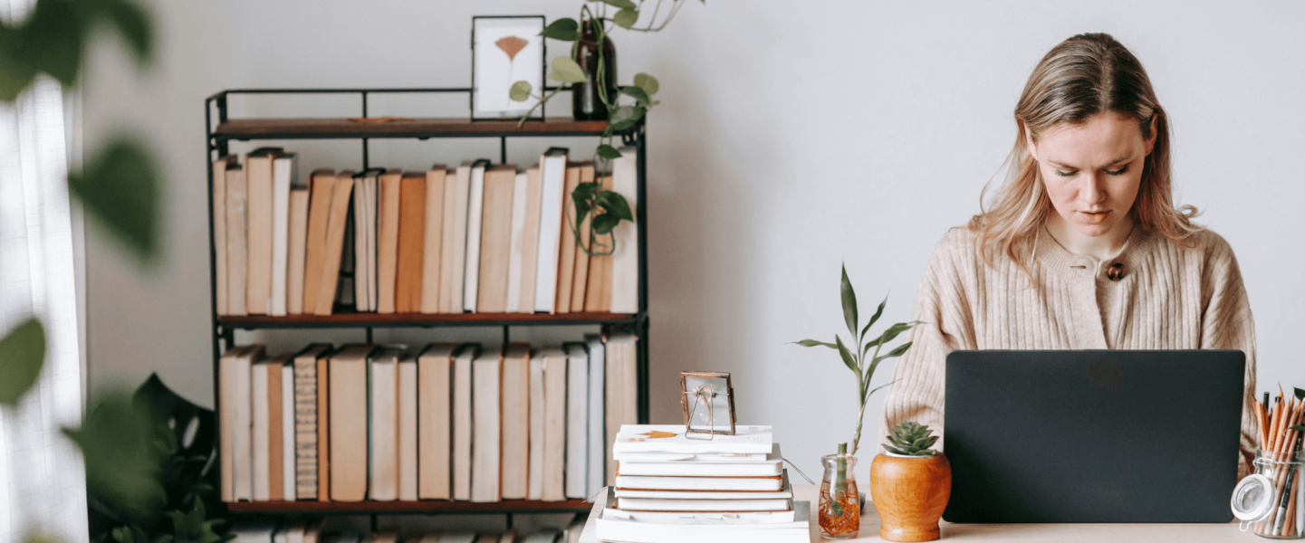 A woman researching a 660 credit score